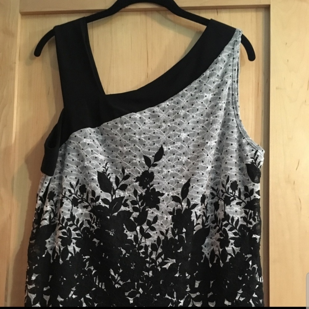 Dressbarn fancy floral tank